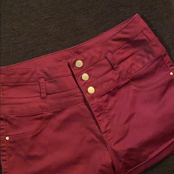 ✨New Refuge Burgundy High Waist Shorts, Size 8✨ - Picture 2 of 4